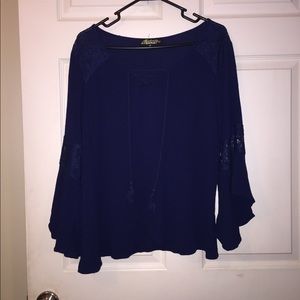 🌸Host Pick🌸 Absolutely Famous Top