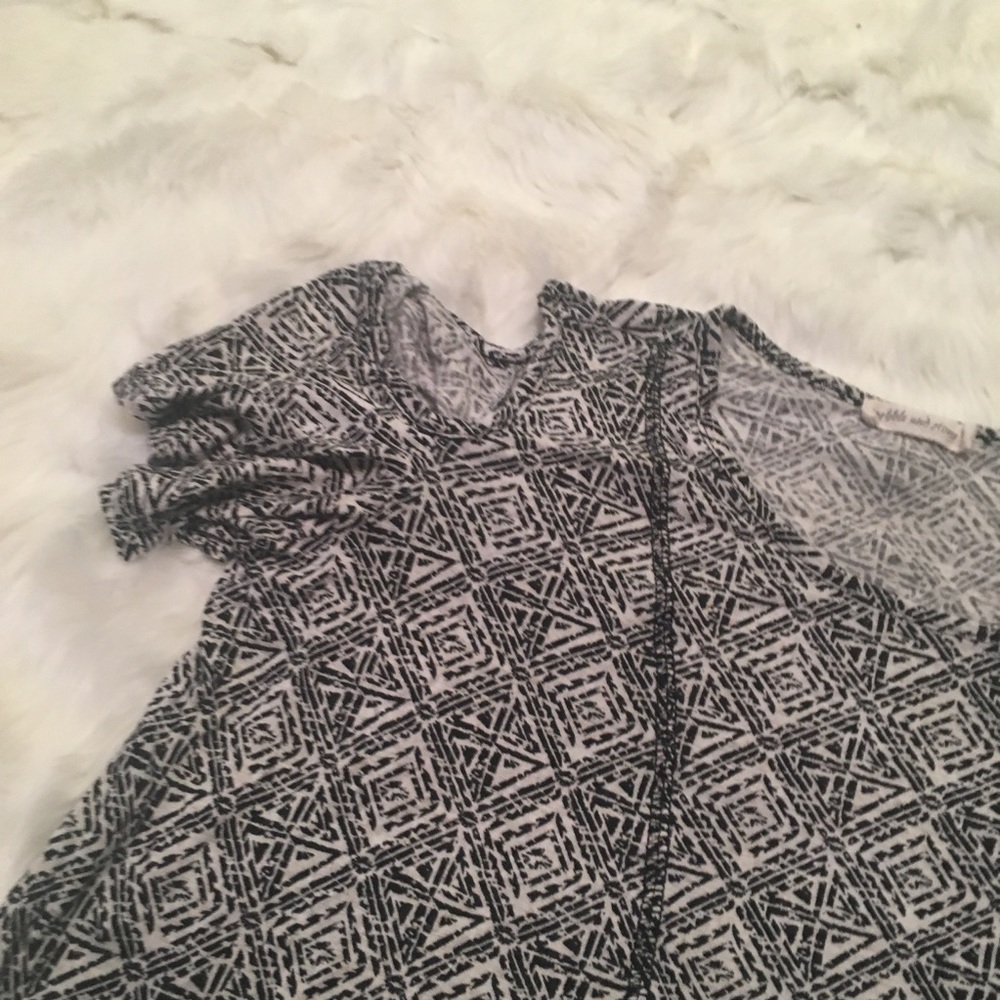 Pebble & Stone Cold Shoulder Top - image 2