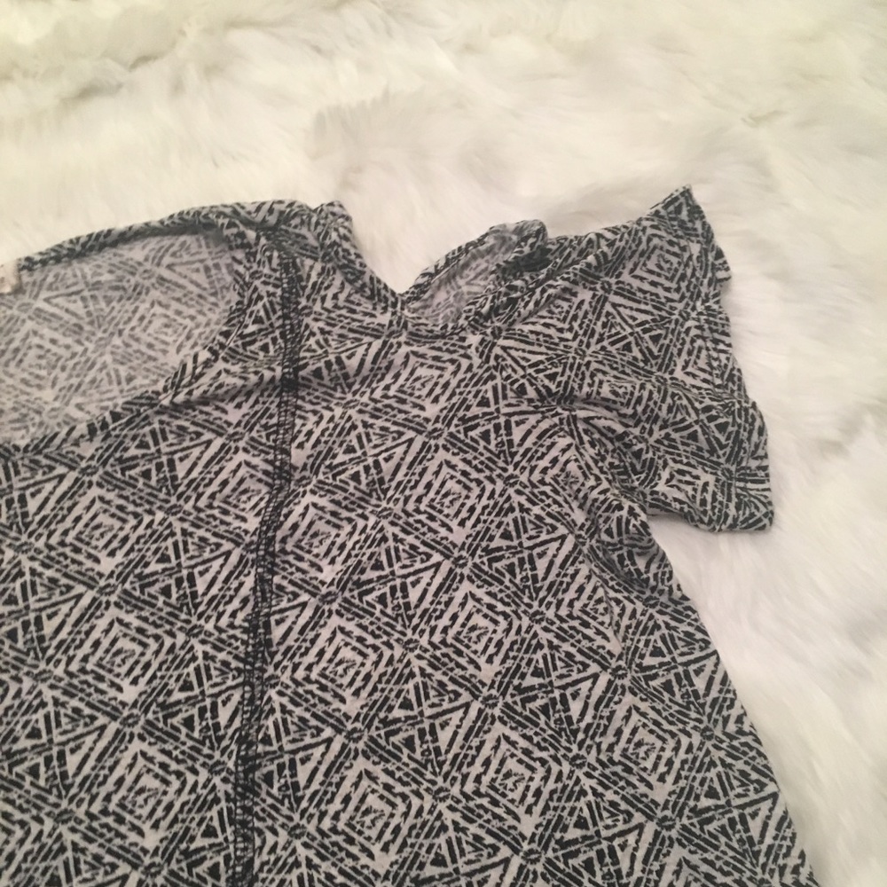 Pebble & Stone Cold Shoulder Top - image 3