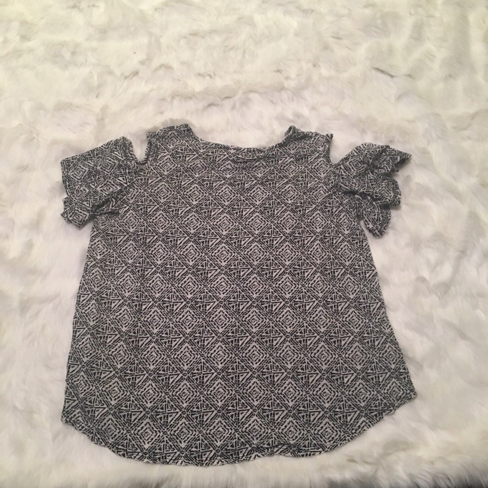 Pebble & Stone Cold Shoulder Top - image 6