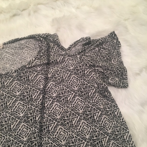 Pebble & stone cold shoulder top - Picture 3 of 6