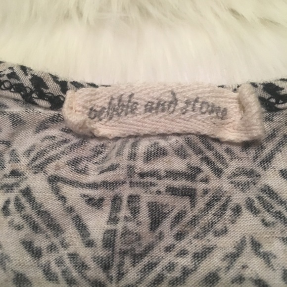 Pebble & stone cold shoulder top - Picture 4 of 6