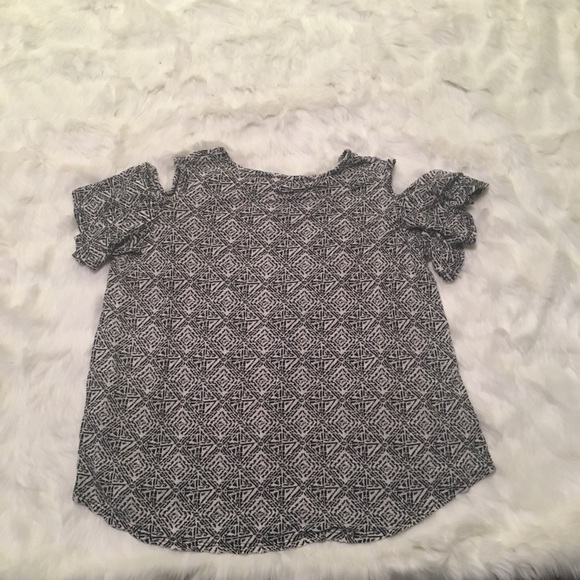 Pebble & stone cold shoulder top - Picture 6 of 6