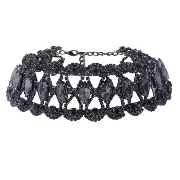 Beautiful Victorian rhinestone choker! 😻✨ - Picture 3 of 4