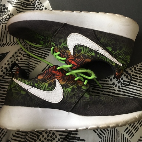 Shoes - Picture 3 of 4