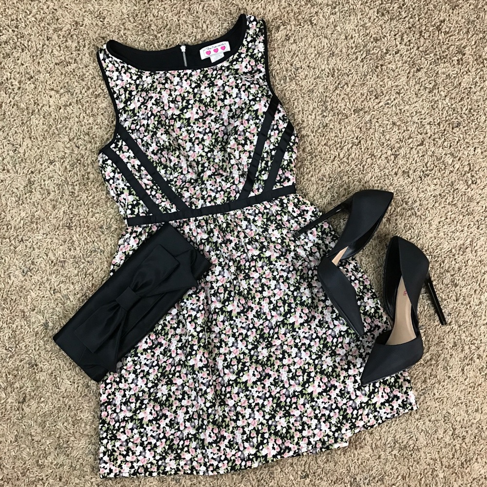 Three Pink Hearts Floral Sleeveless Dress
