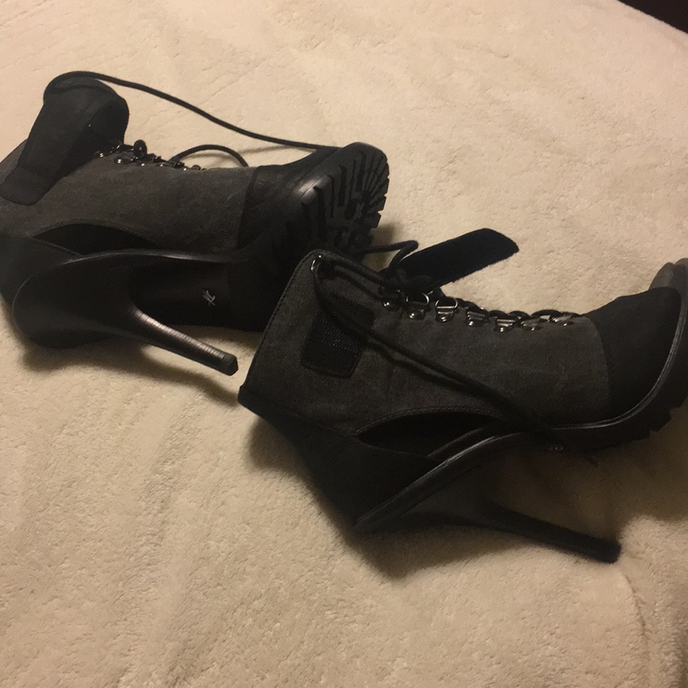 Kenneth Cole heels. Only worn once. Too big for me