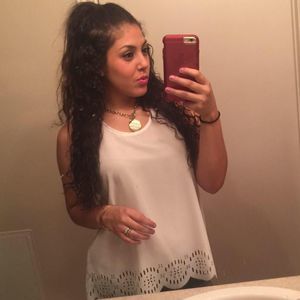 Meet your Posher, Carolina