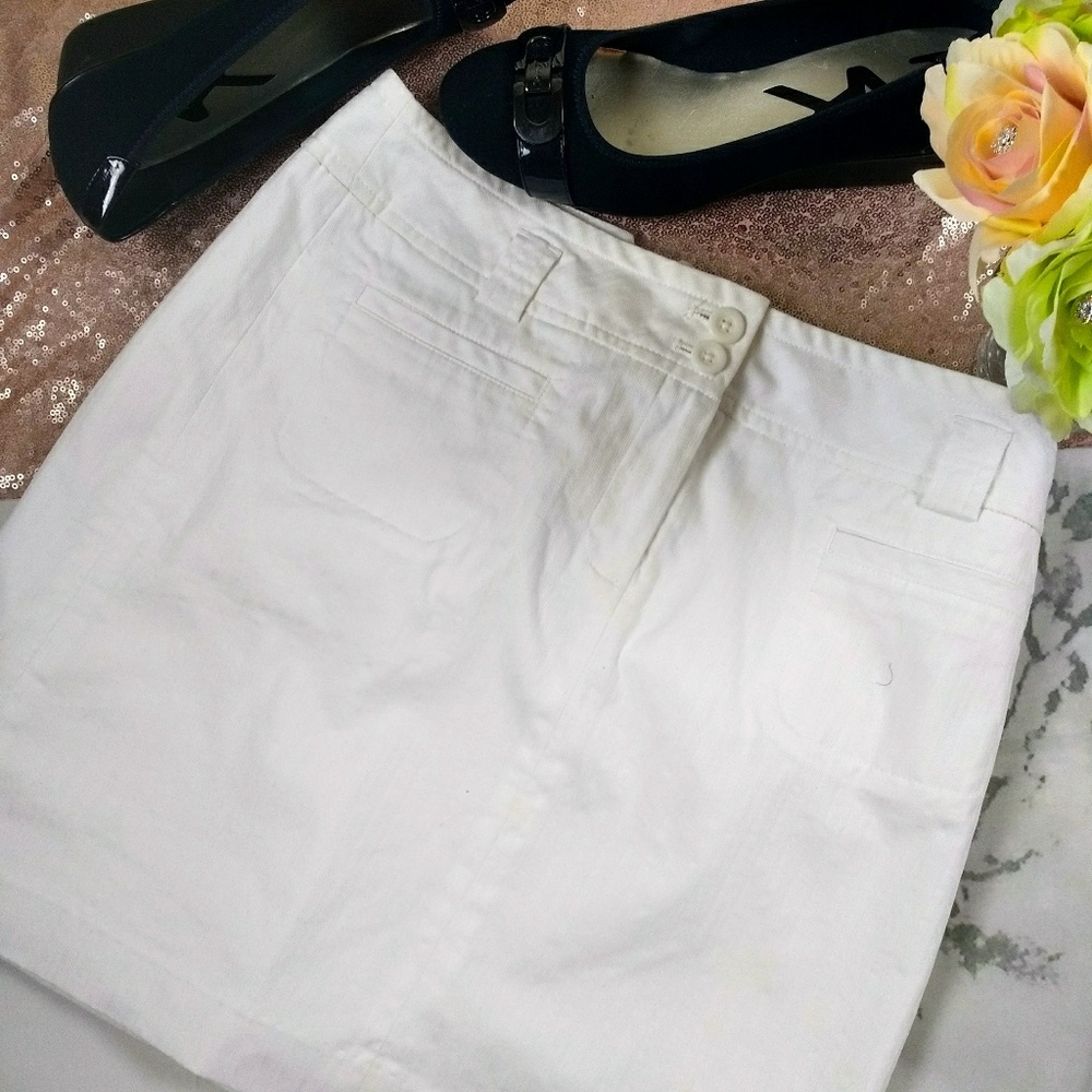 Ann Taylor (LOFT) White Mini Skirt