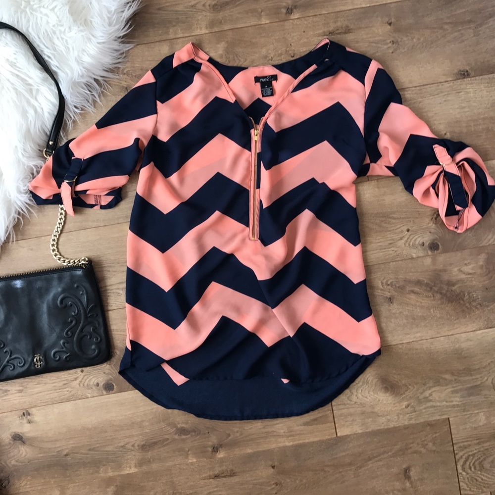 Rue 21 chevron top