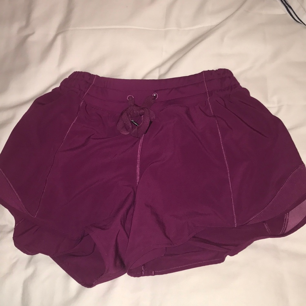 lulu lemon hotty hot shorts