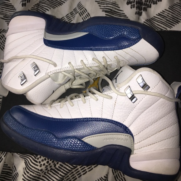 Shoes - Picture 4 of 4