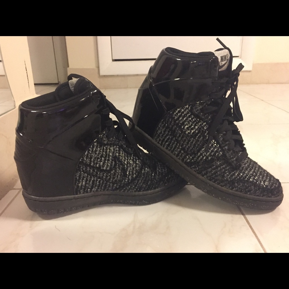 Nike DUNK SKY HI Wedge Sneakers- Woman (5.5)