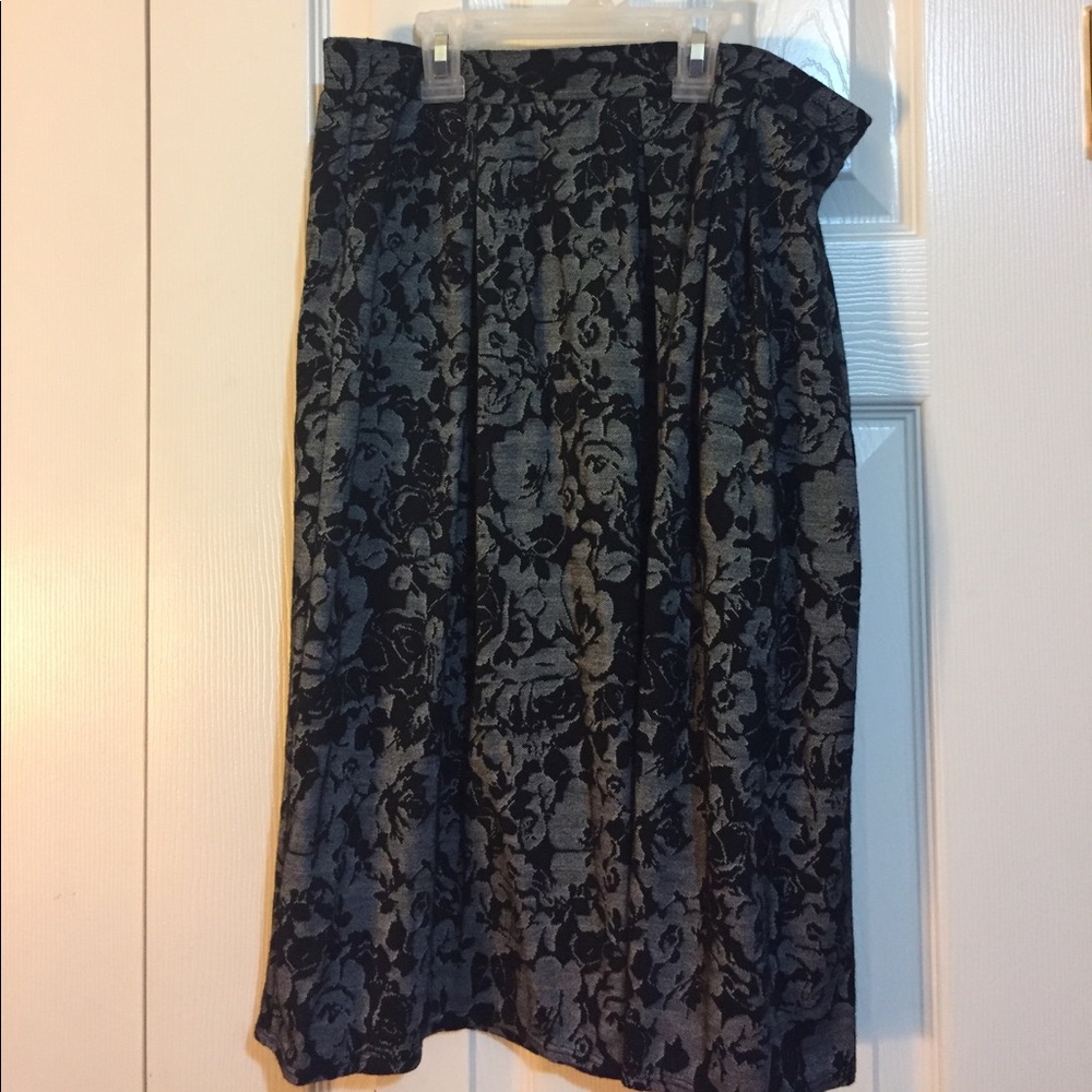 GNW black and grey skirt!