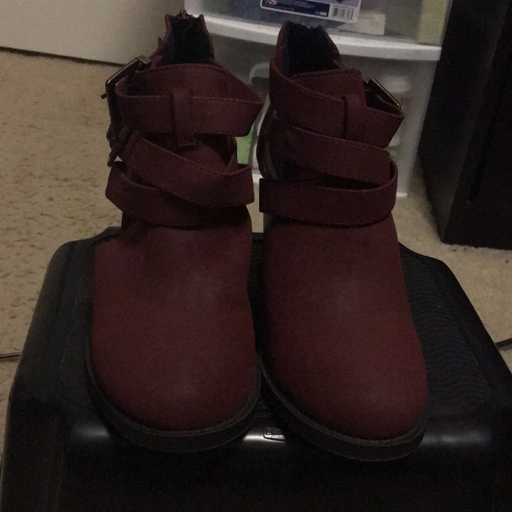 Heels - Picture 3 of 4