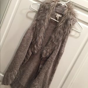 KENAR | Sweater Vest | Faux Fur Neckline