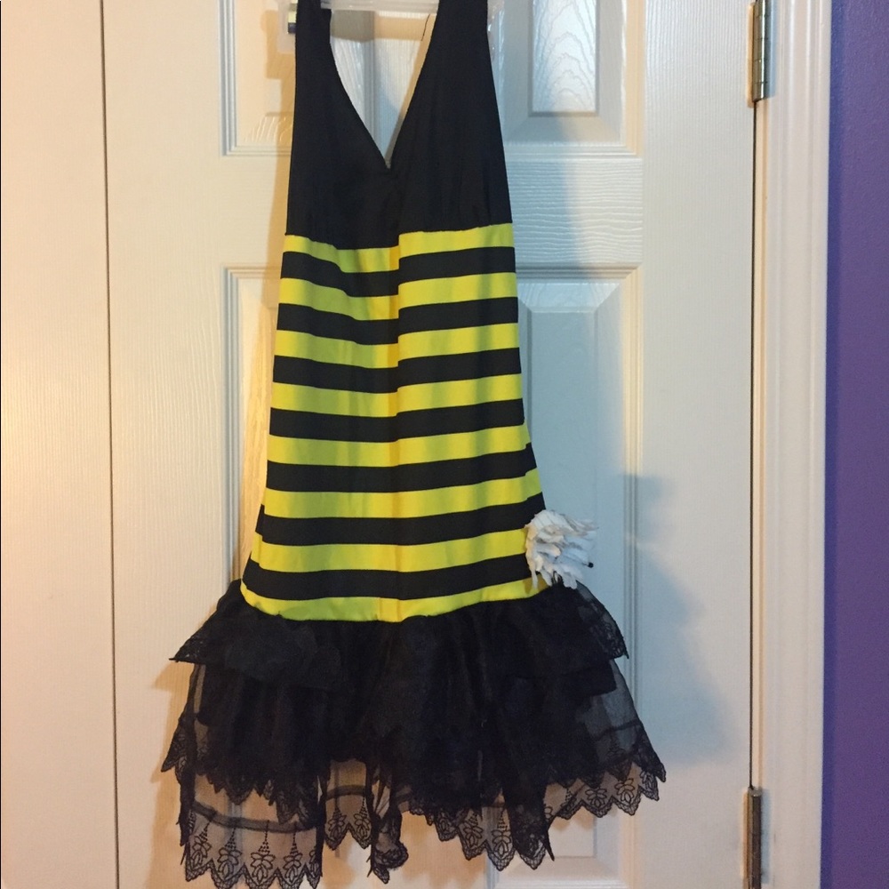 Cute Bumblebee costume!💙