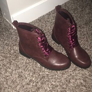 Maroon booties