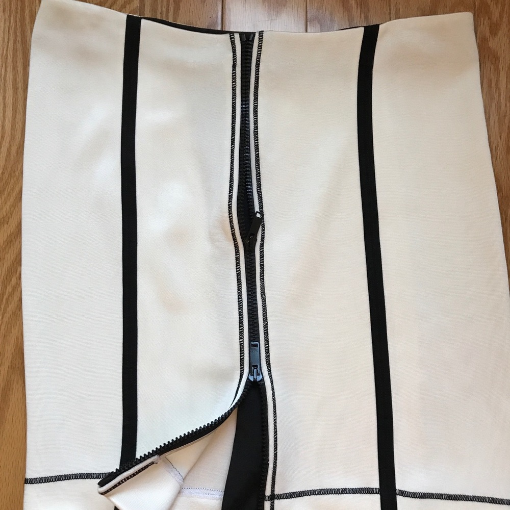Women's Gucci Skirt Size 40 (US Size 8)