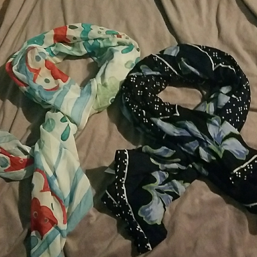 Scarfs