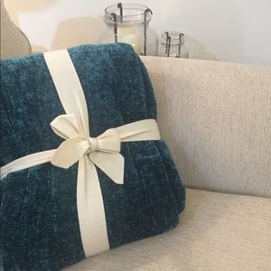 Pier 1 imports Chenile Throw Blanket