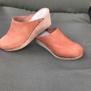 Nina Z  wooden slip on leather clogs