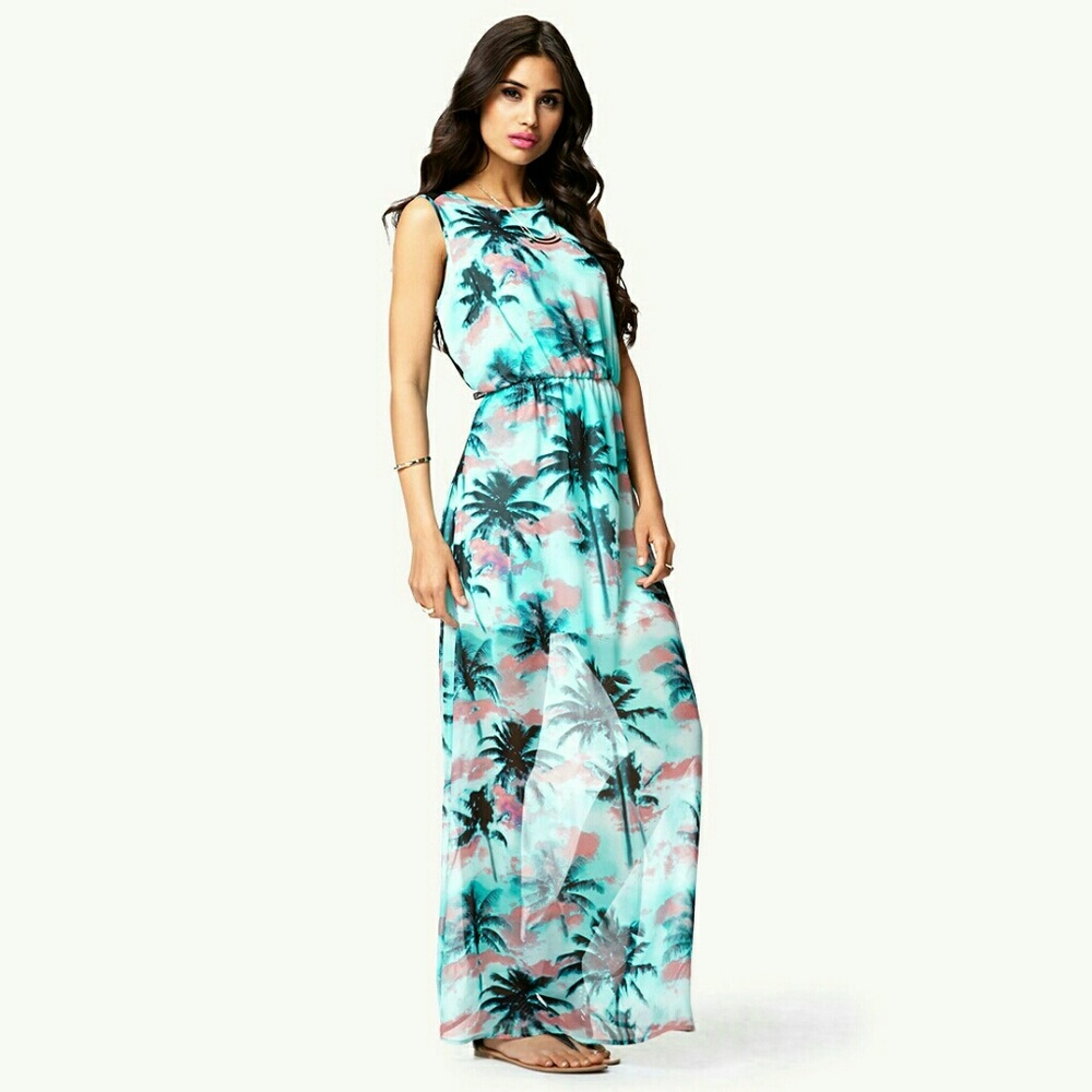 ☆☆HP ☆☆Tropical Paradise Palm Print Maxi Dress