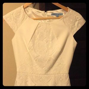 Beautiful white lace dress 💍👰🏻❤️