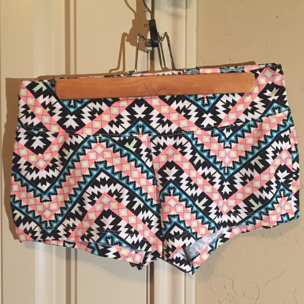 Aztec Short Shorts Size Small Pink Blue Yellow