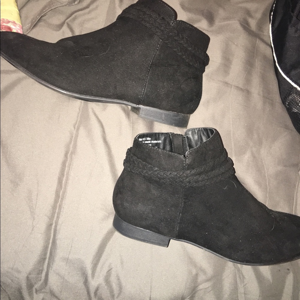 Booties 🖤