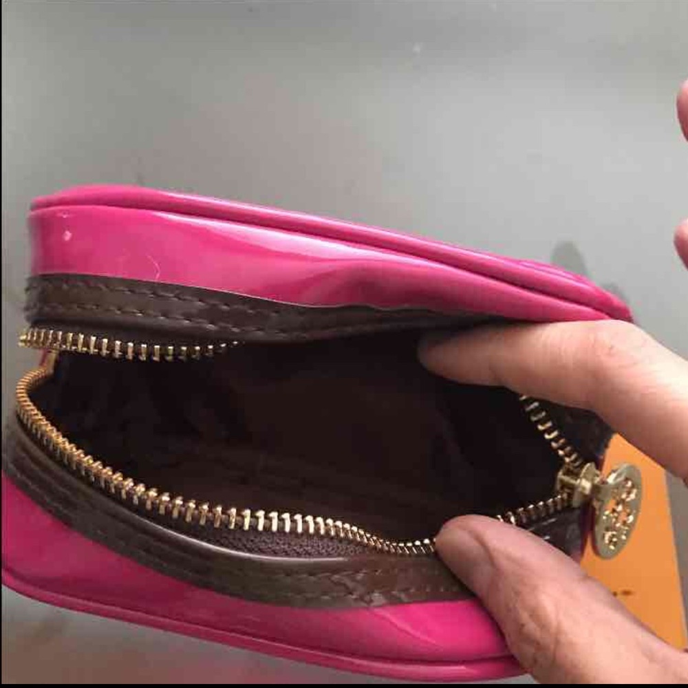 ❌SOLD❌Tory Burch Cosmetic Case - Picture 3 of 3