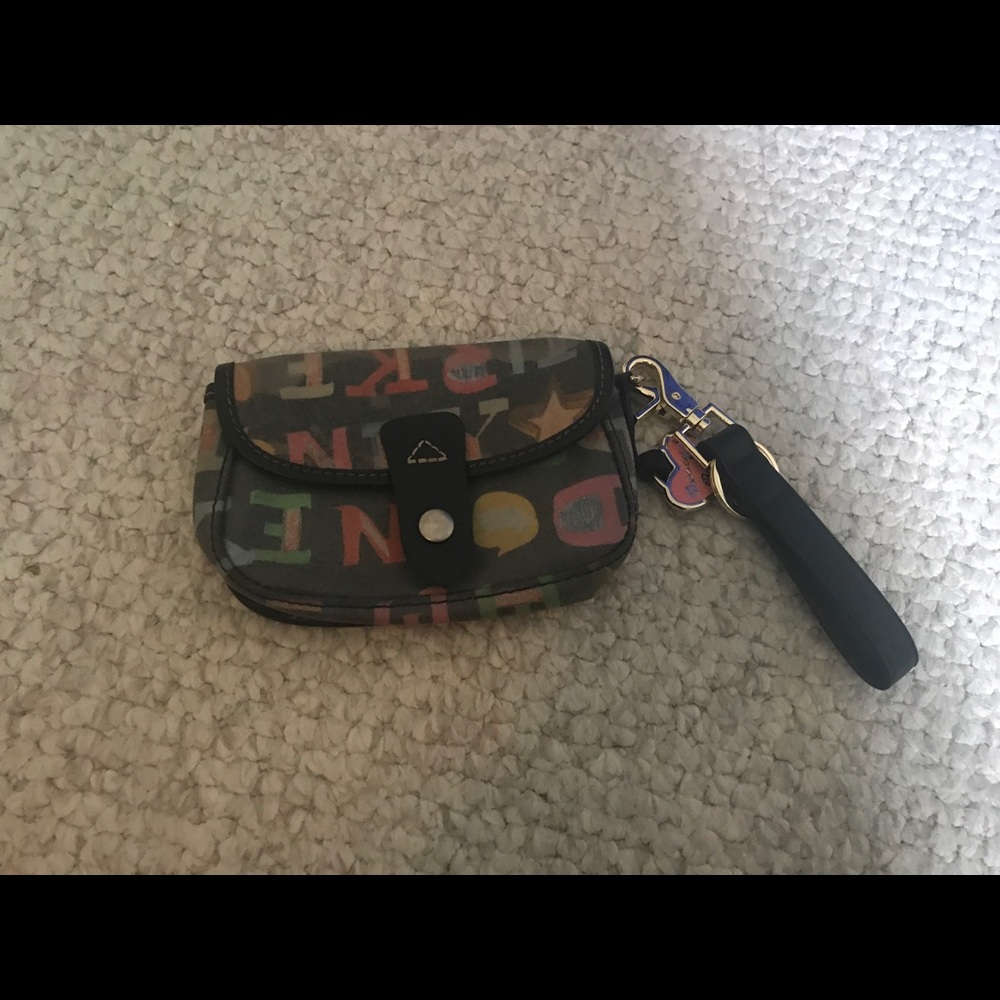 Dooney & Bourke wristlet