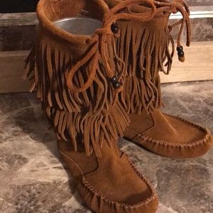 Minnetonka fringe boots