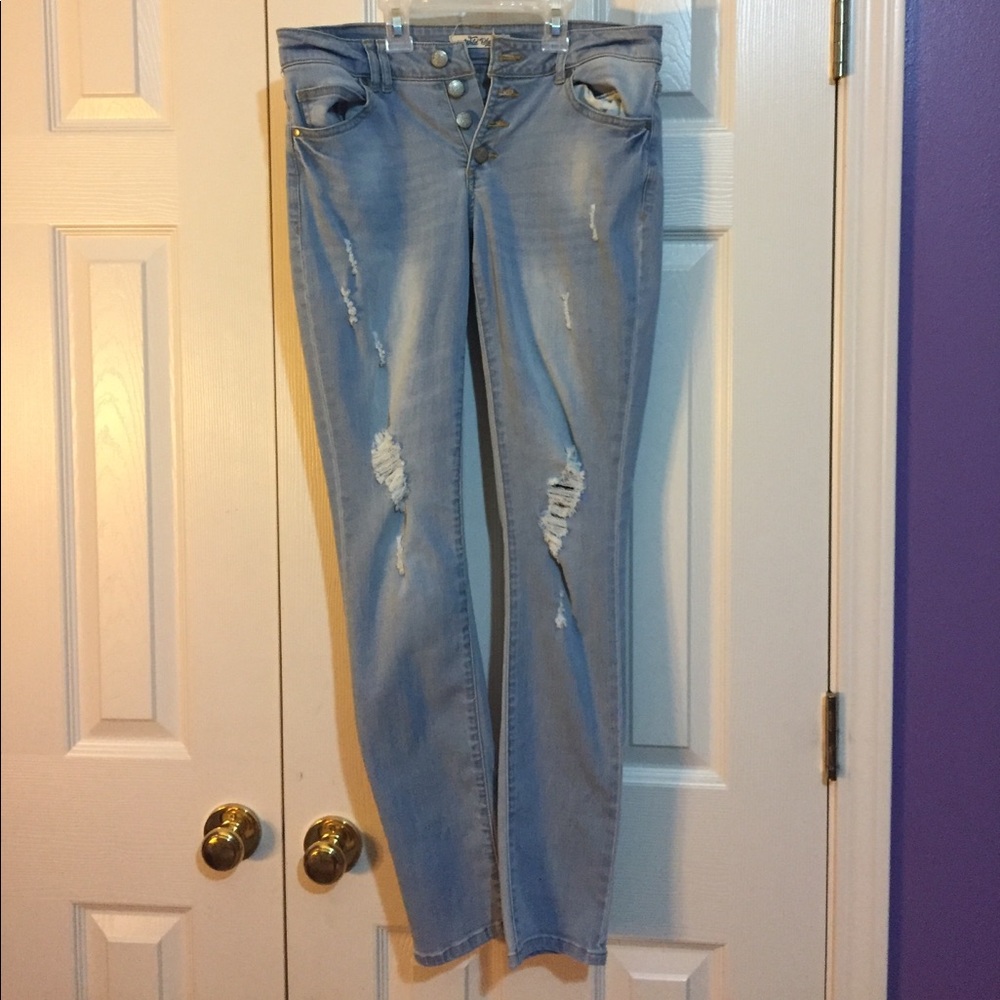 Ripped light blue jeans!
