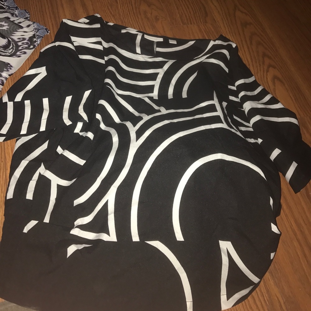 Nyco black and white detail silk tee