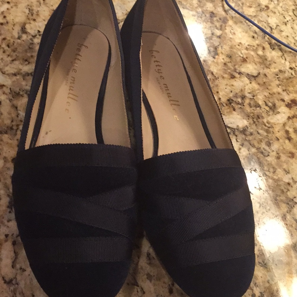 Used. Excellent condition. Only worn 4 times.