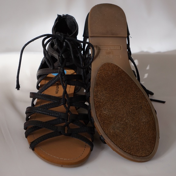 *SOLD* BCBG MAx Azria black gladiator sandals - Picture 7 of 8