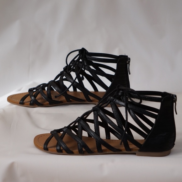 *SOLD* BCBG MAx Azria black gladiator sandals - Picture 6 of 8