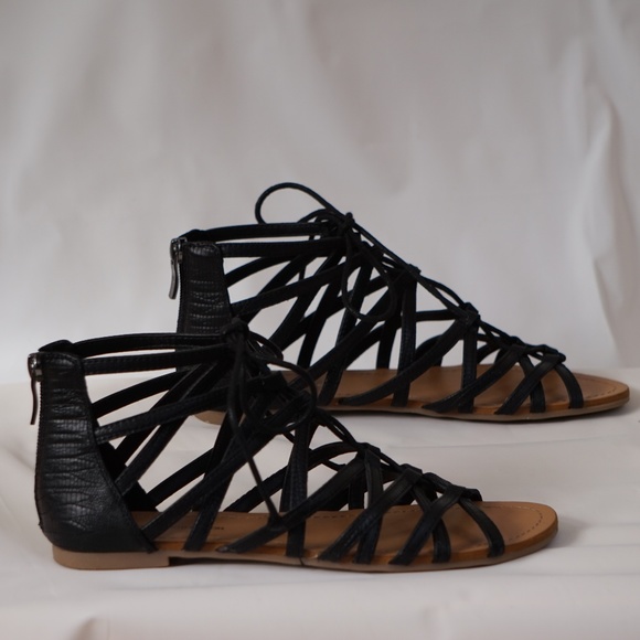 *SOLD* BCBG MAx Azria black gladiator sandals - Picture 5 of 8