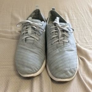 Toms lace up shoes