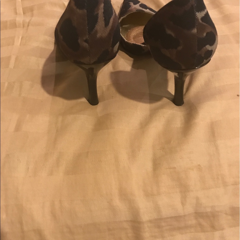 Shoes - Picture 2 of 4