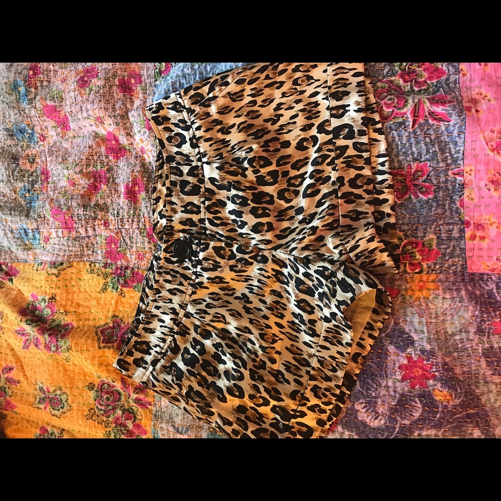 Satin-like cheetah print shorts