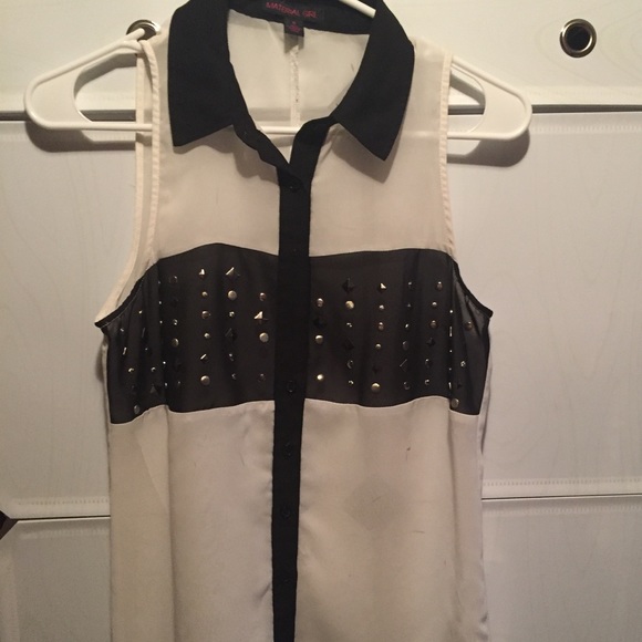 Ladies button up top - Picture 1 of 2