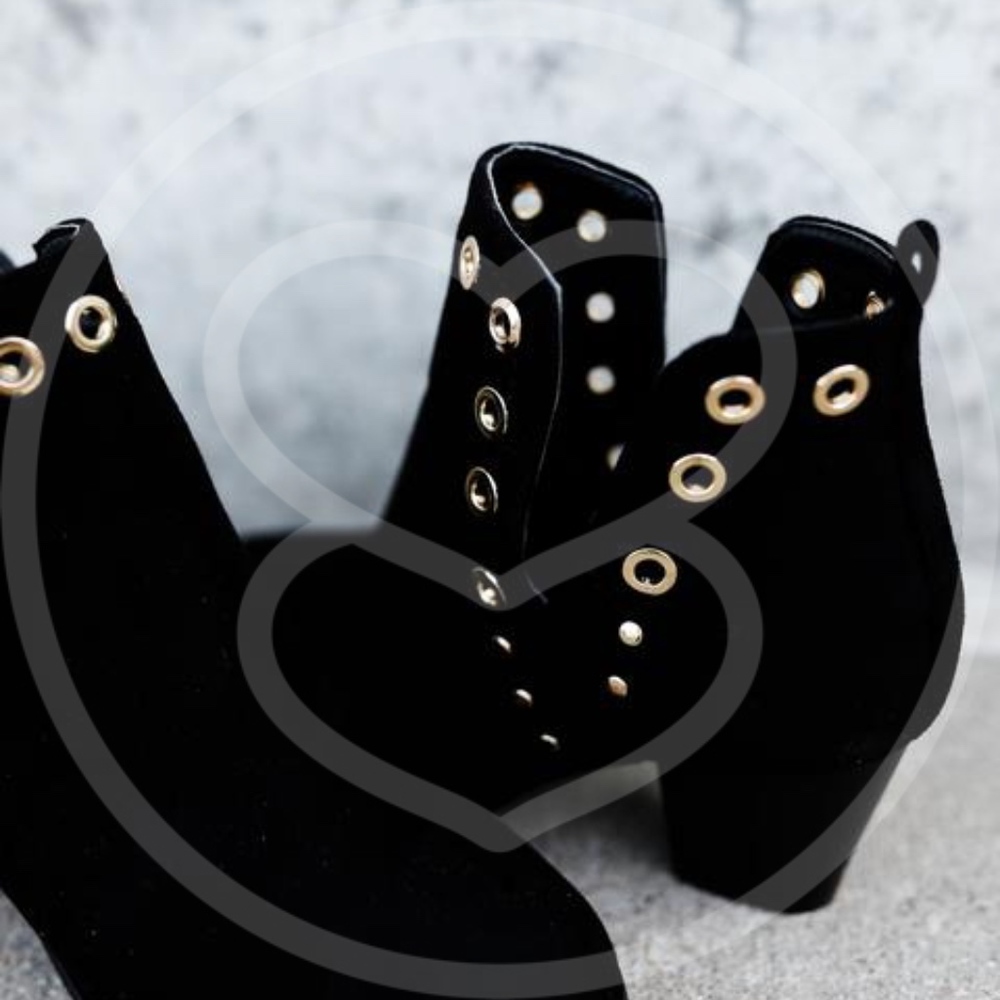 🚨1 HR SALE🚨 TYRA Cut Out Booties - BLACK - Picture 4 of 6