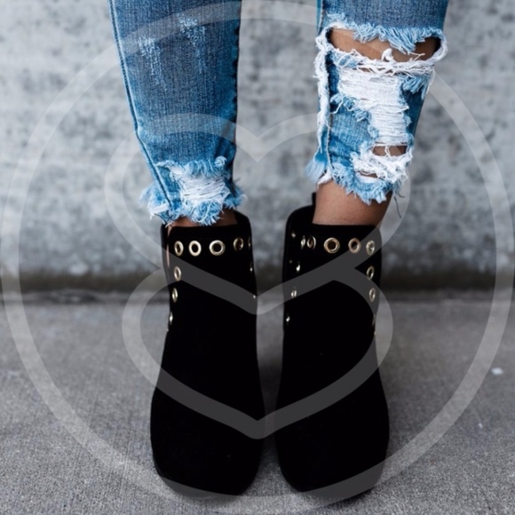 🚨1 HR SALE🚨 TYRA Cut Out Booties - BLACK - Picture 6 of 6