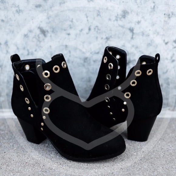 🚨1 HR SALE🚨 TYRA Cut Out Booties - BLACK - Picture 3 of 6