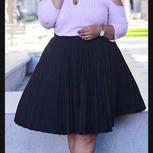 Black Pleated Skirt 1X