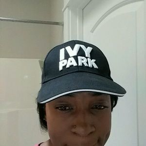 Meet your Posher, Latoya