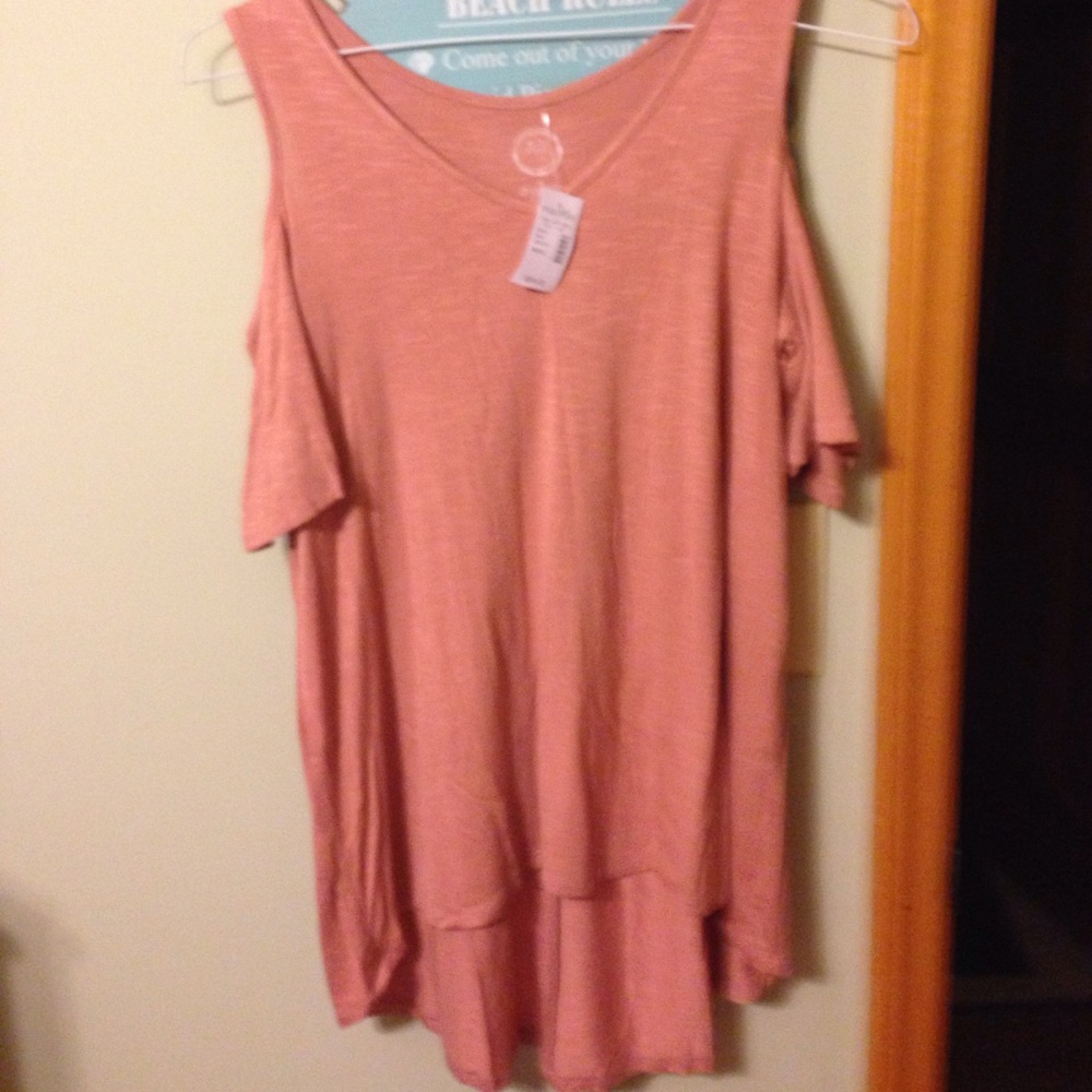 NWT MAURICES COLD SHOULDER TOP