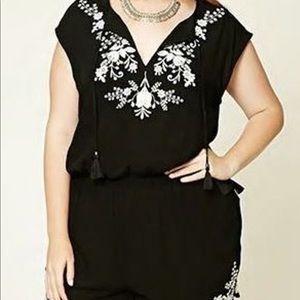 Black and White Romper Size 1X